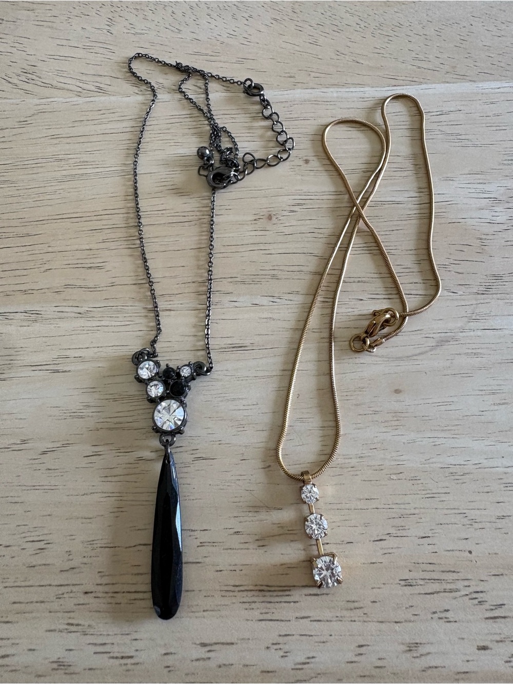 Elegant Black Teardrop Pendant Necklace with Crystal Accents